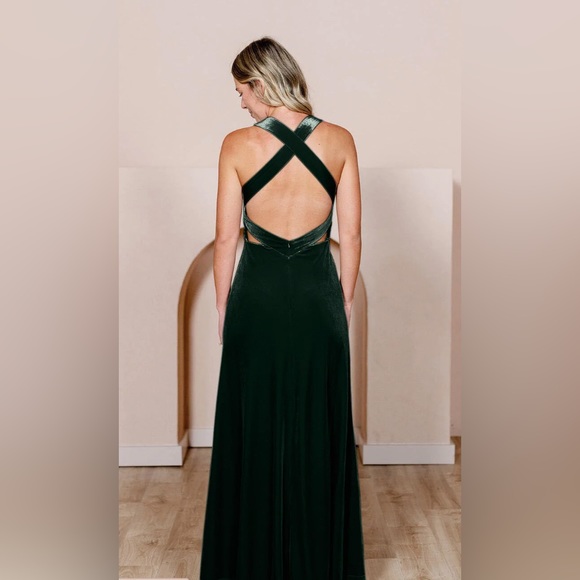 Revelry - Dylan Emerald Green Velvet dress - Picture 2 of 8